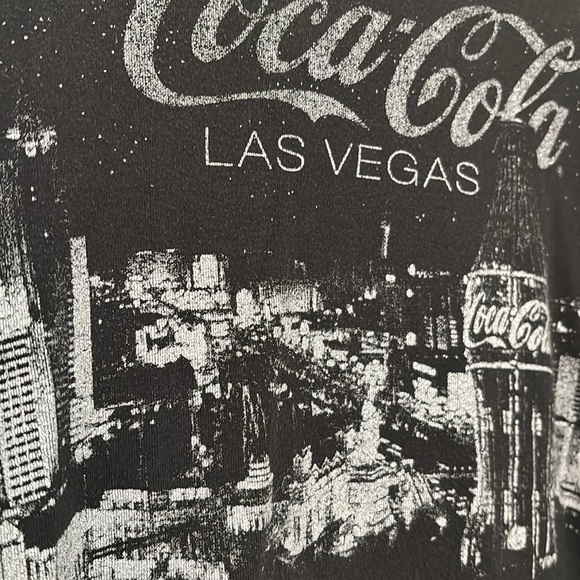 Women’s CocaCola Las Vegas Tshirt Glitter Skyline, Size XL, Black - Picture 2 of 6